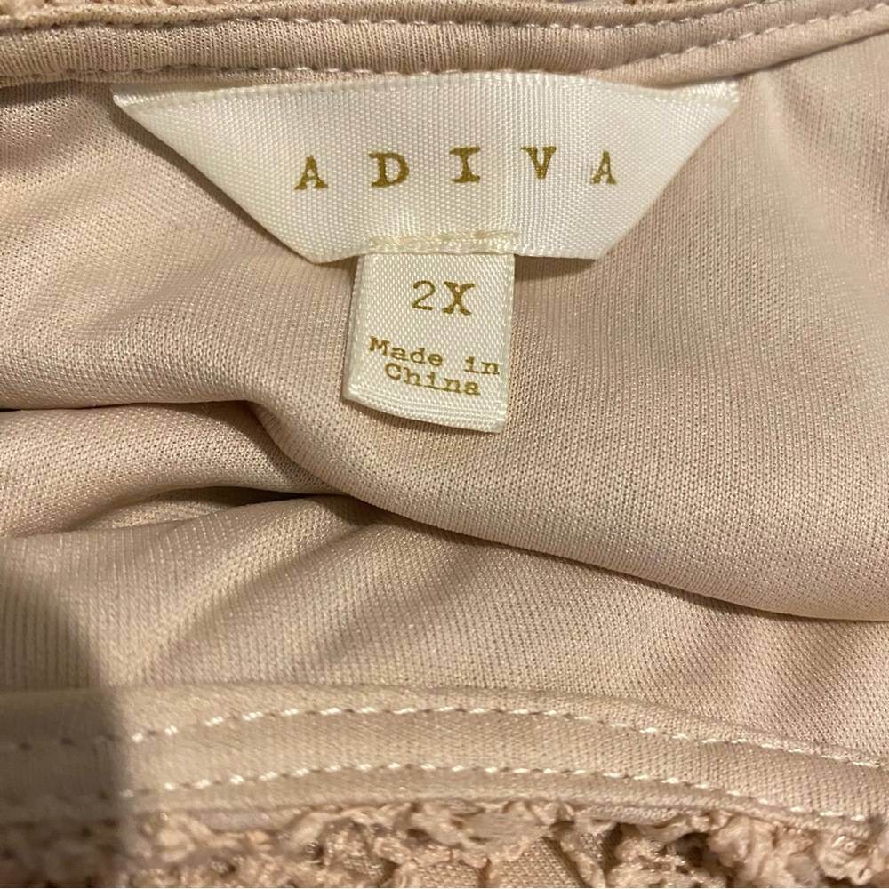 Adiva short sleeve lined lace top - Picture 6 of 7